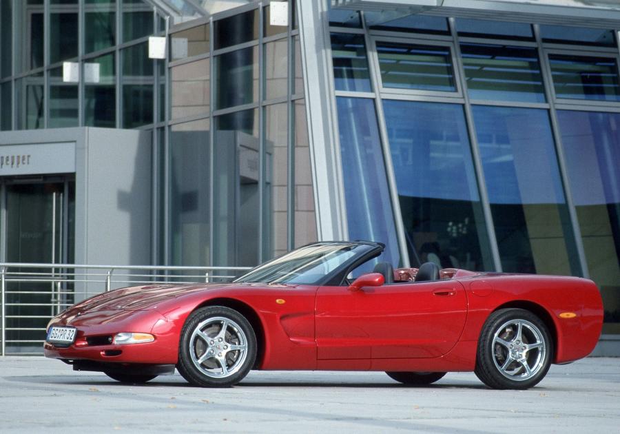  Chevrolet Corvette Convertible 1998 года  (EU) (фото 17 из 18)